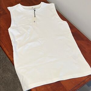NWT Banana Republic White Sleeveless Top